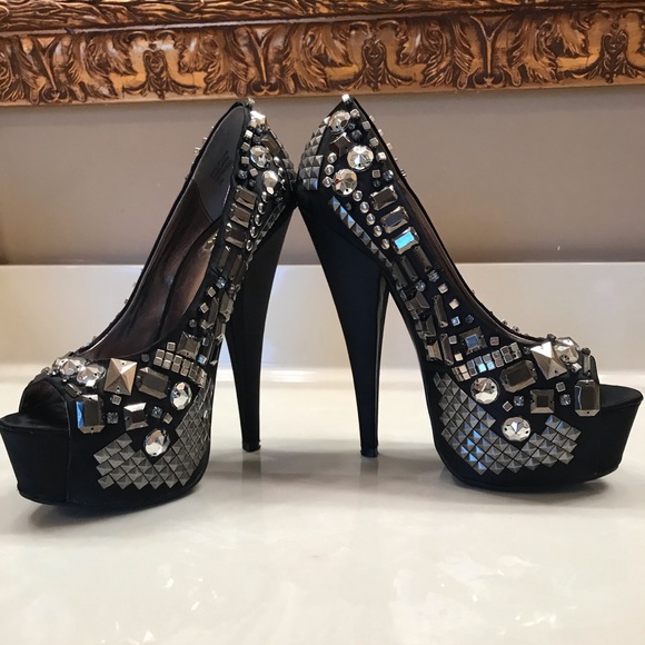 Black Studded Platform Heels - Picture 2 of 6